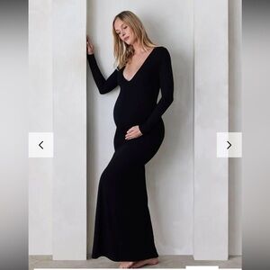 BumpSuit The Long Sleeve V Neck Evening Maternity Dress 
S / BLACK